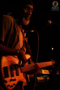 Ron Benjamin ina medi